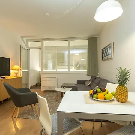 Mirna One Bedroom Near Old Town Apartman