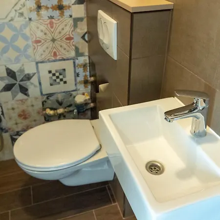 Mirna One Bedroom Near Old Town Daire