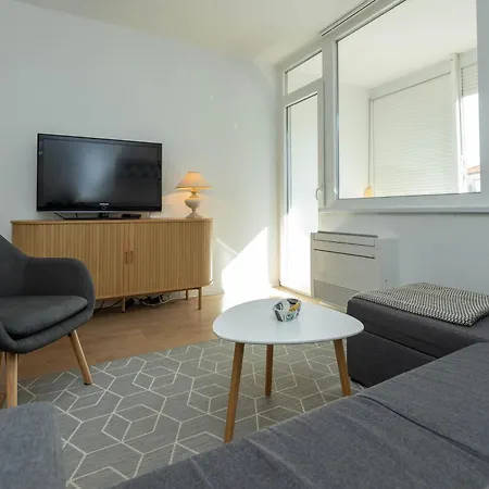 Mirna One Bedroom Near Old Town Daire *