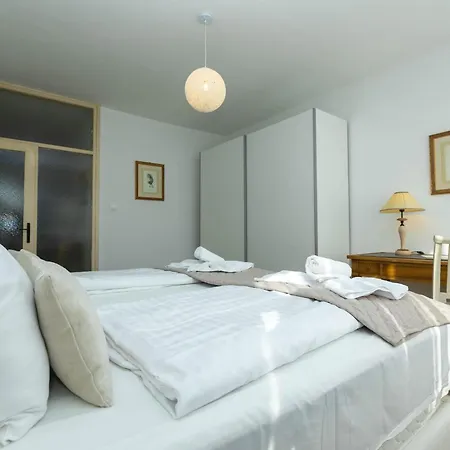 Mirna One Bedroom Near Old Town Daire