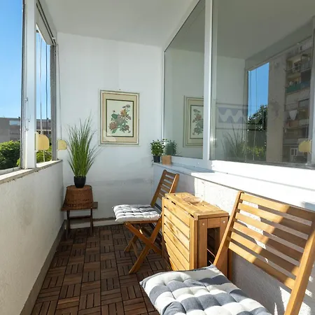 Mirna One Bedroom Near Old Town Daire *