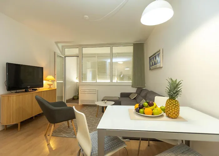 Mirna One Bedroom Near Old Town Appartamento