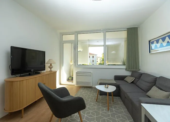 Mirna One Bedroom Near Old Town Appartamento Zara