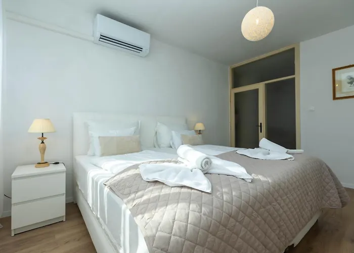 Mirna One Bedroom Near Old Town * Zara