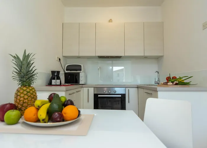 Mirna One Bedroom Near Old Town Appartamento *