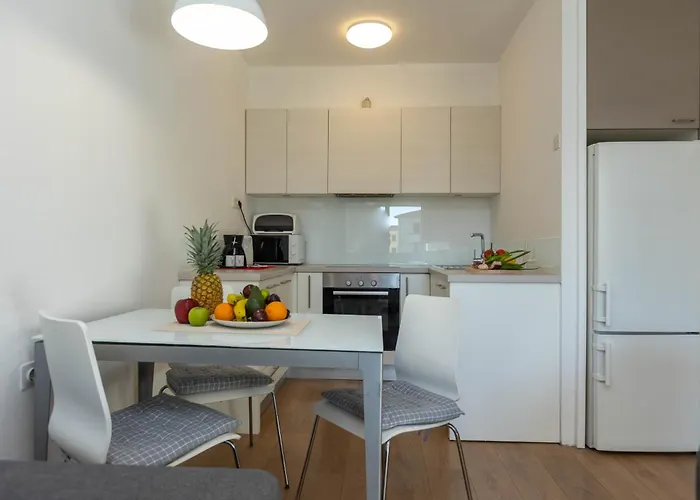 Mirna One Bedroom Near Old Town *